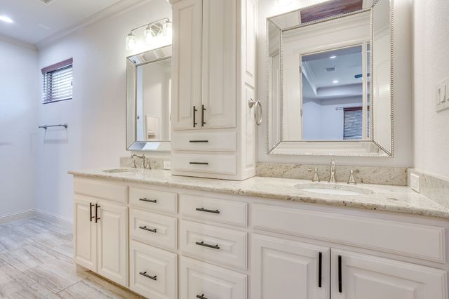 2946 Masters Court N, Burleson, TX 76028