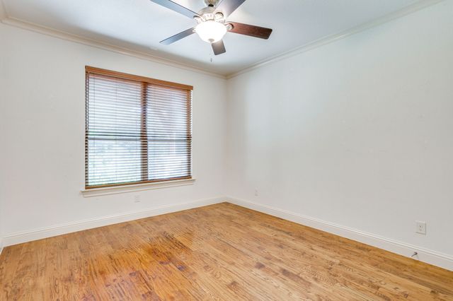 2946 Masters Court N, Burleson, TX 76028