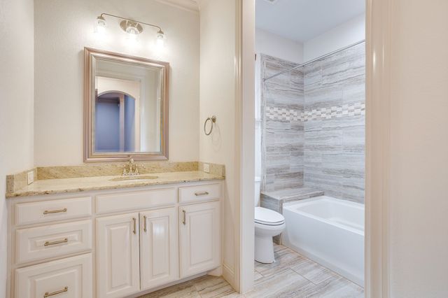 2946 Masters Court N, Burleson, TX 76028
