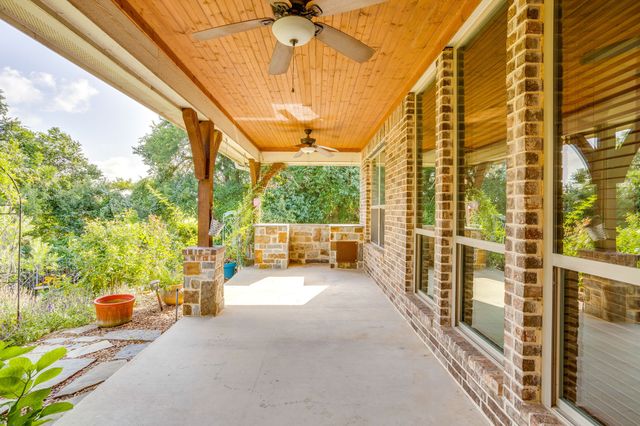 2946 Masters Court N, Burleson, TX 76028