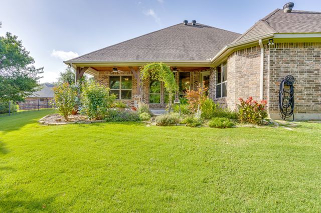 2946 Masters Court N, Burleson, TX 76028