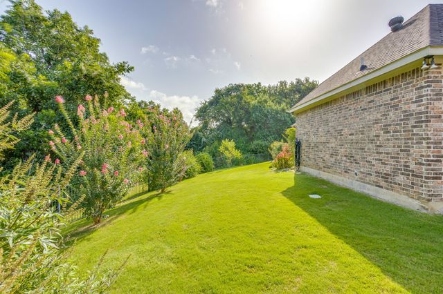 2946 Masters Court N, Burleson, TX 76028