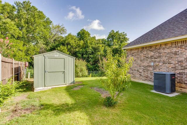 2946 Masters Court N, Burleson, TX 76028