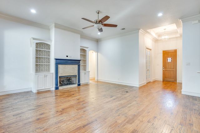 2946 Masters Court N, Burleson, TX 76028