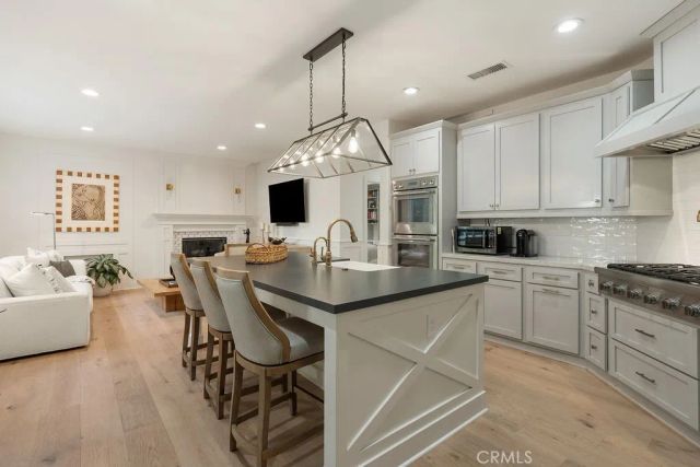 2555 Reynolds Drive, Tustin, CA 92782
