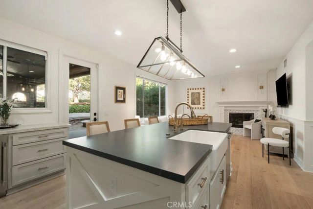 2555 Reynolds Drive, Tustin, CA 92782