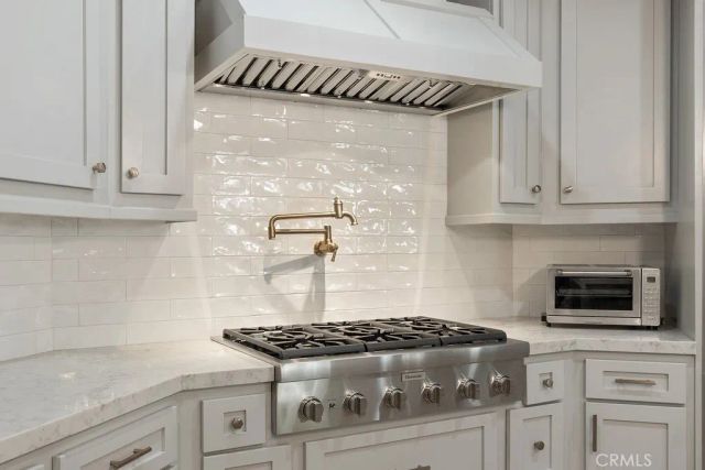 2555 Reynolds Drive, Tustin, CA 92782