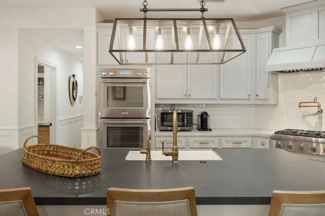 2555 Reynolds Drive, Tustin, CA 92782