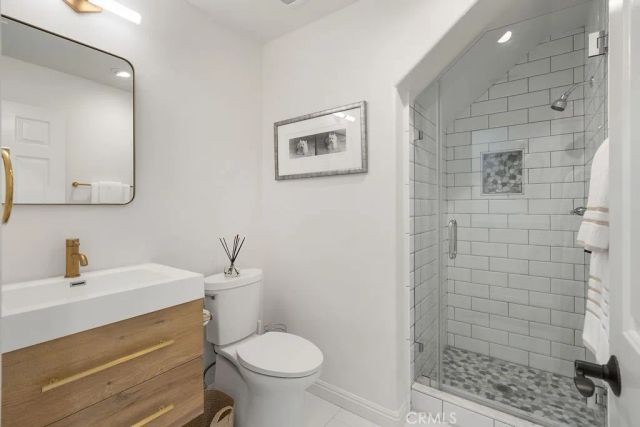 2555 Reynolds Drive, Tustin, CA 92782