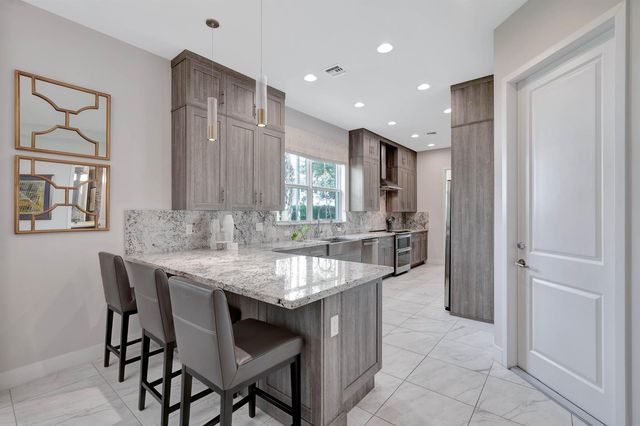 4952 Pointe Midtown Way, Palm Beach Gardens, FL 33418