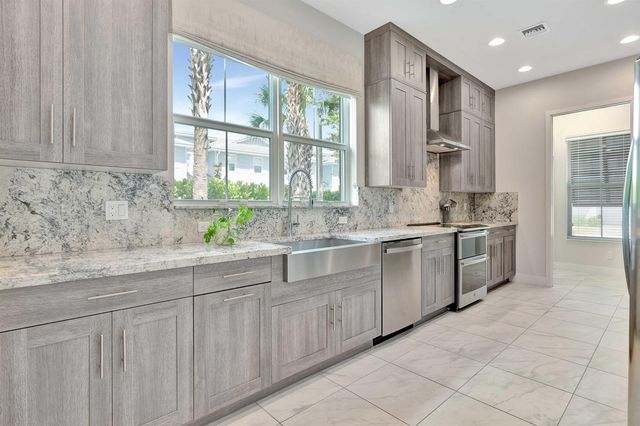 4952 Pointe Midtown Way, Palm Beach Gardens, FL 33418