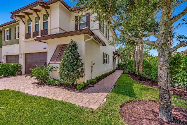 4952 Pointe Midtown Way, Palm Beach Gardens, FL 33418