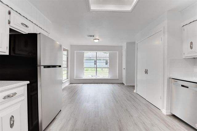 407 S 2nd Street, Alvin, TX 77511