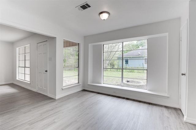 407 S 2nd Street, Alvin, TX 77511