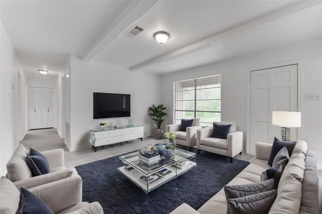 407 S 2nd Street, Alvin, TX 77511