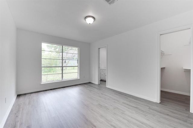 407 S 2nd Street, Alvin, TX 77511