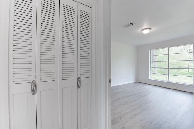 407 S 2nd Street, Alvin, TX 77511