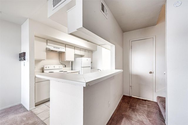 6633 W Airport Boulevard 505, Houston, TX 77035