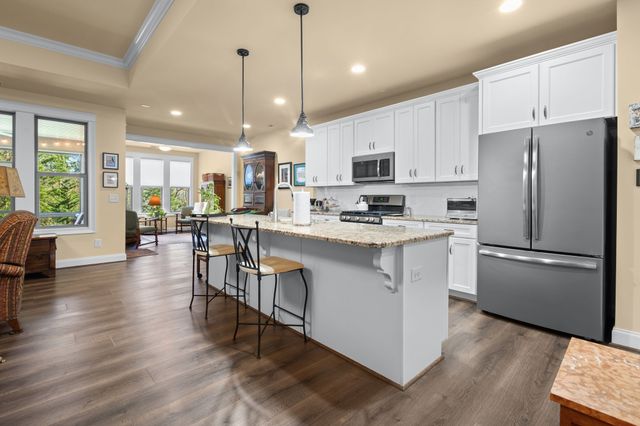 2279 Seven Points Cir, Hermitage, TN 37076