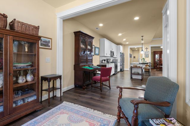 2279 Seven Points Cir, Hermitage, TN 37076