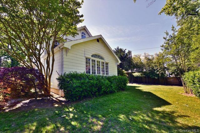 9 Nassau Drive, Great Neck, NY 11021