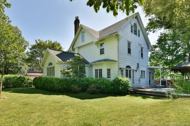 9 Nassau Drive, Great Neck, NY 11021