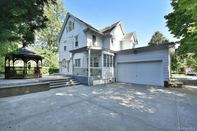 9 Nassau Drive, Great Neck, NY 11021