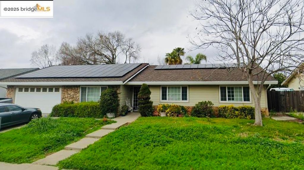 8721 Valley Oak Ln, Elk Grove, CA 95624