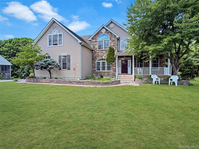 43 Regency Drive, Poughkeepsie, NY 12603