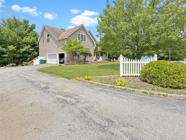 43 Regency Drive, Poughkeepsie, NY 12603