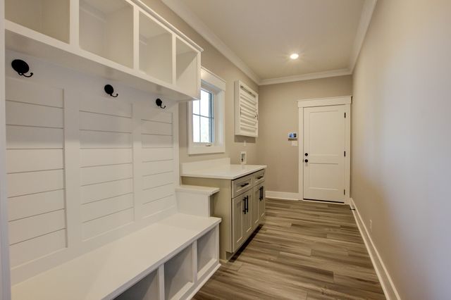 701 Sandringham Ct, Clarksville, TN 37043