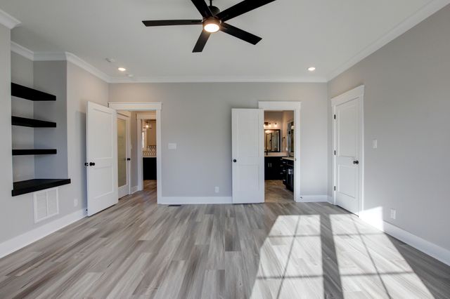 701 Sandringham Ct, Clarksville, TN 37043