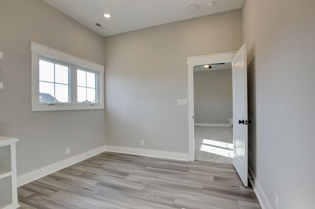 701 Sandringham Ct, Clarksville, TN 37043