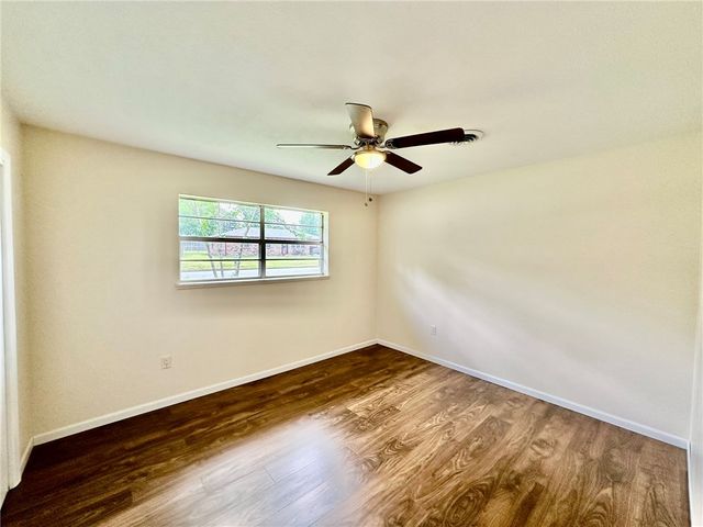 1202 SE E Street, Bentonville, AR 72712