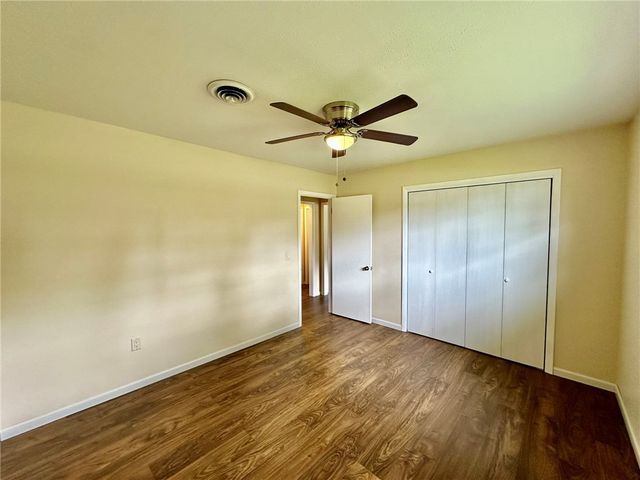 1202 SE E Street, Bentonville, AR 72712