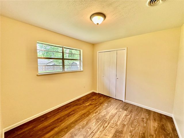 1202 SE E Street, Bentonville, AR 72712
