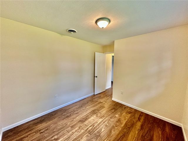 1202 SE E Street, Bentonville, AR 72712