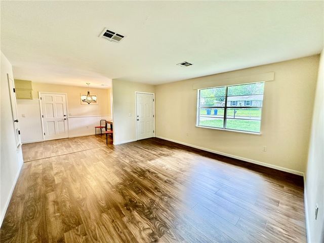 1202 SE E Street, Bentonville, AR 72712