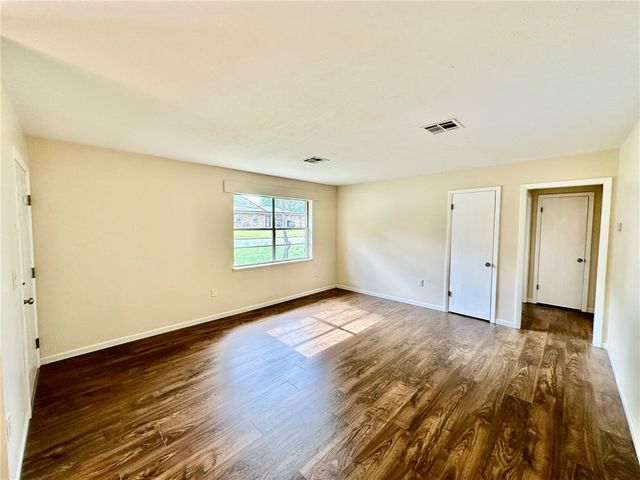 1202 SE E Street, Bentonville, AR 72712