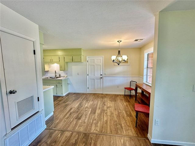 1202 SE E Street, Bentonville, AR 72712