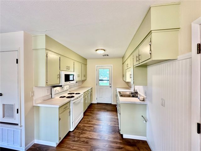 1202 SE E Street, Bentonville, AR 72712