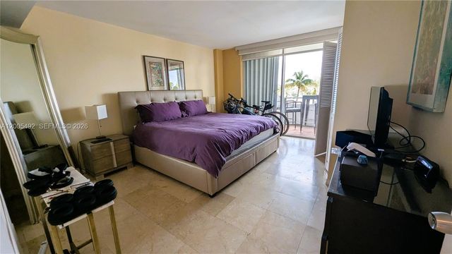 5161 Collins Ave 518, Miami Beach, FL 33140