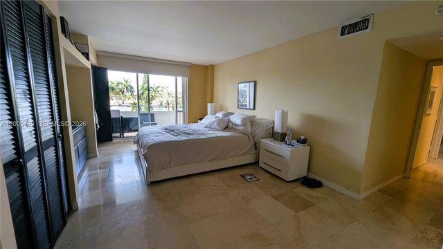 5161 Collins Ave 518, Miami Beach, FL 33140