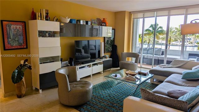 5161 Collins Ave 518, Miami Beach, FL 33140
