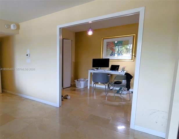 5161 Collins Ave 518, Miami Beach, FL 33140