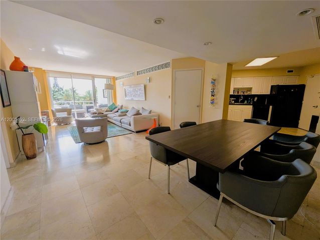 5161 Collins Ave 518, Miami Beach, FL 33140