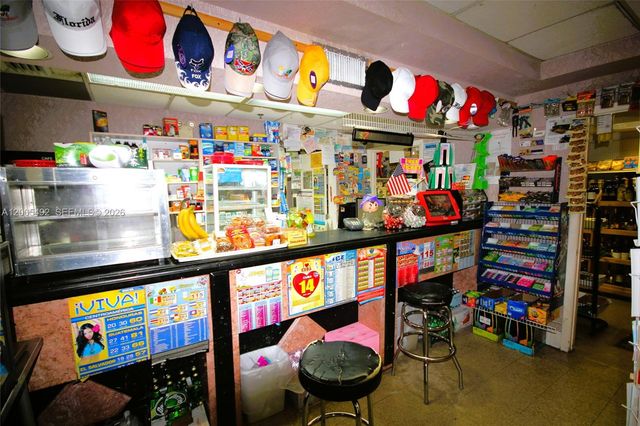 5161 Collins Ave 518, Miami Beach, FL 33140