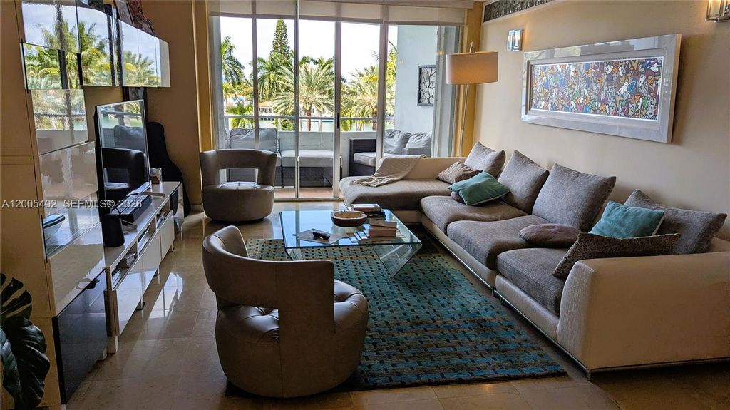 5161 Collins Ave 518, Miami Beach, FL 33140