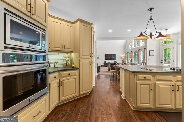185 Woodcreek Lane, Fayetteville, GA 30215