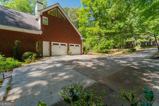 185 Woodcreek Lane, Fayetteville, GA 30215